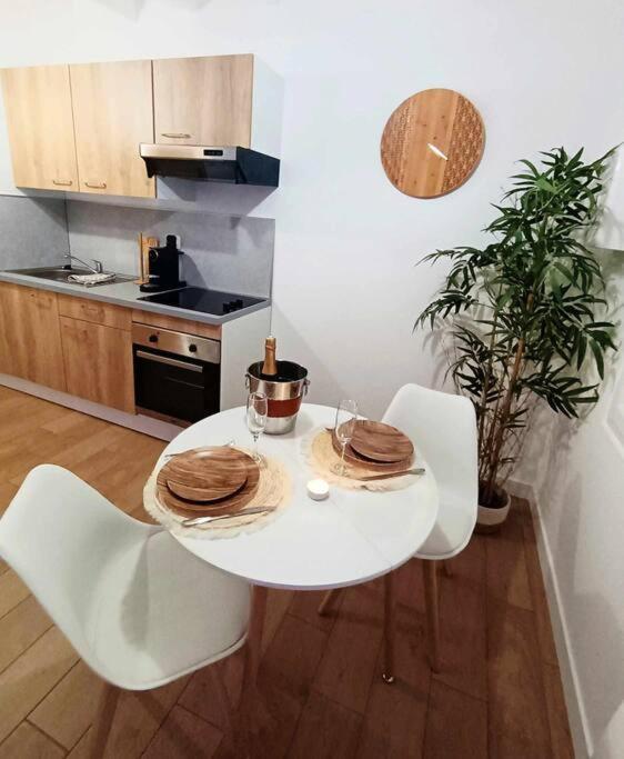 Toi Et Moi Holiday home Ainay-le-Vieil